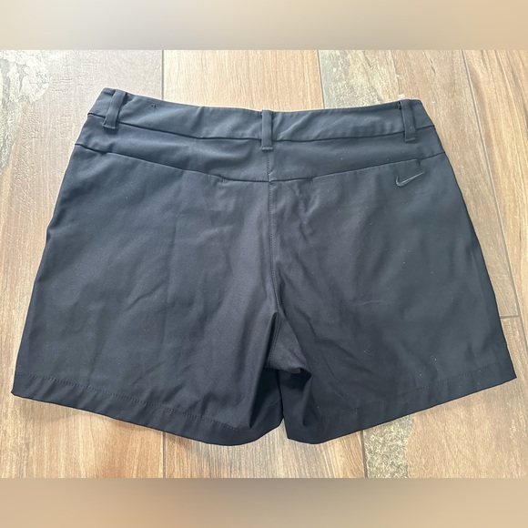 Nike golf shorts - Picture 2 of 3